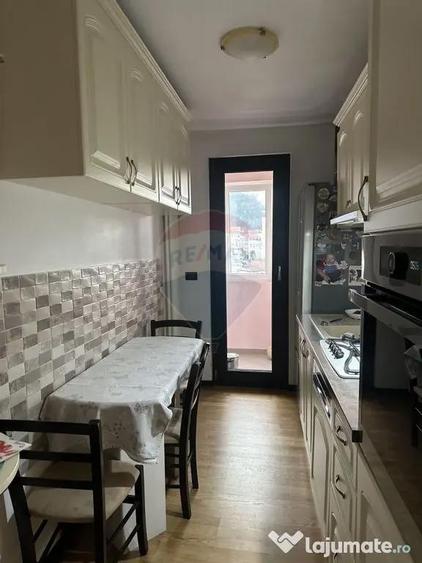Apartament cu 3 camere de vanzare in zona Central - 2