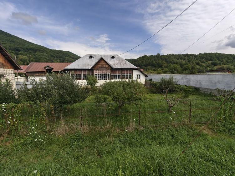 De vanzare teren cu casa in Slanic Moldova - 7