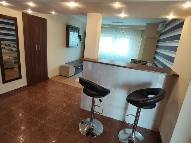 Apartament cu 3 camere decomandat în Crângași