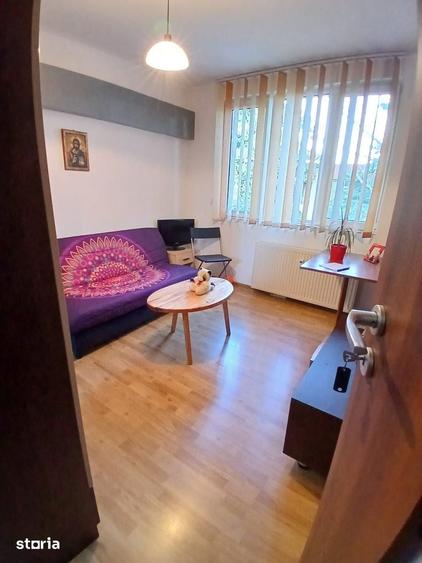 Apartament cu 4 camere decomandat în Rahova