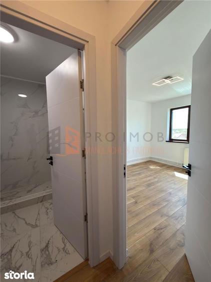 Apartament 2 camere cf 1 semidecomandat zona Crang - 3