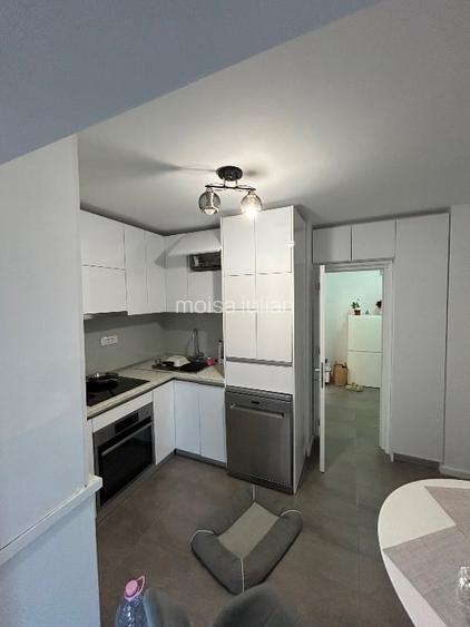 De vanzare apartament 3 camere decomandat in zona petru poni iasi