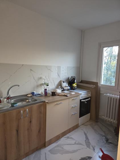 Bulevardul  Basarabia - 3 minute Metrou Costin Georgian - Apartament 2 camere - 10