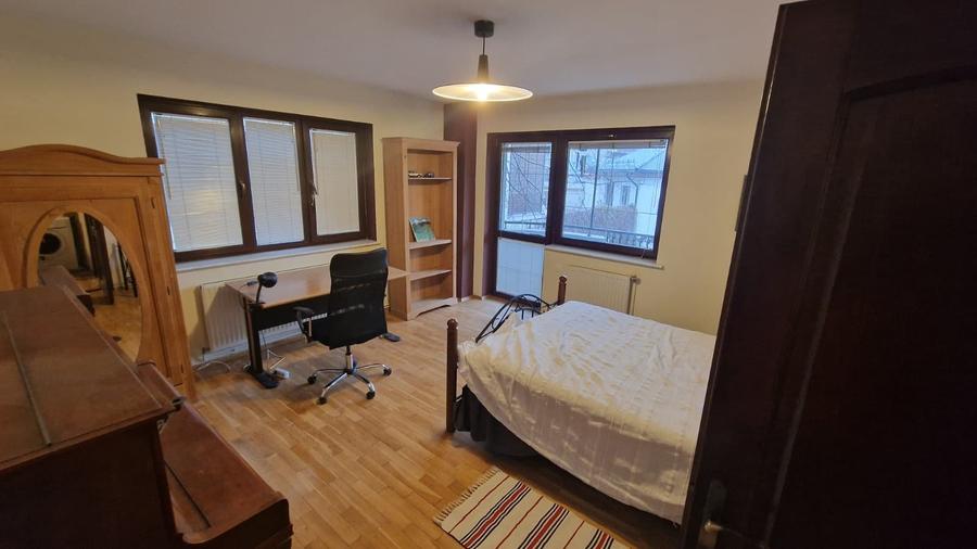 Vila singur curte - 12