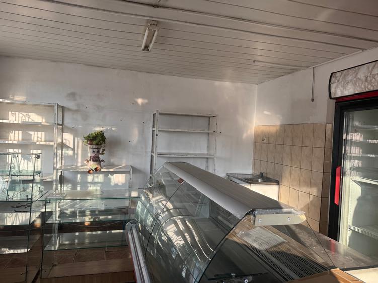 Oferim spre chirie spațiu comercial suprafață 50 mp - 1