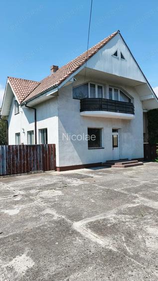 Vila cu 2 apartamente Vila cu 2 apartamente