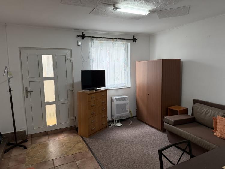 garsoniera la casa str.moldoveanu-milea acces separat - 1