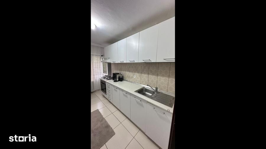 Apartament cu 4 camere decomandat în Aviației