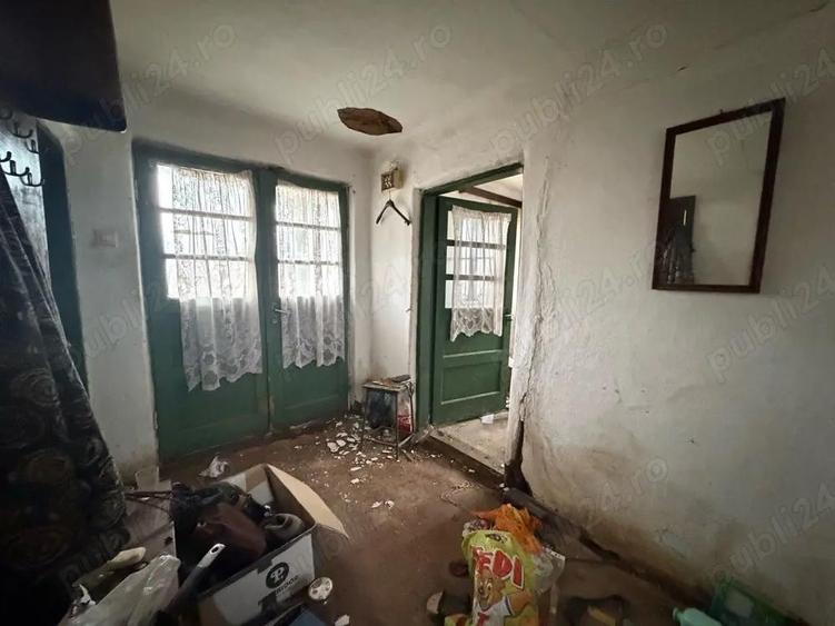 Casa veche cu teren 2200 mp in sat Izvoru de jos , com. Izvoru , jud. Arge? - 8