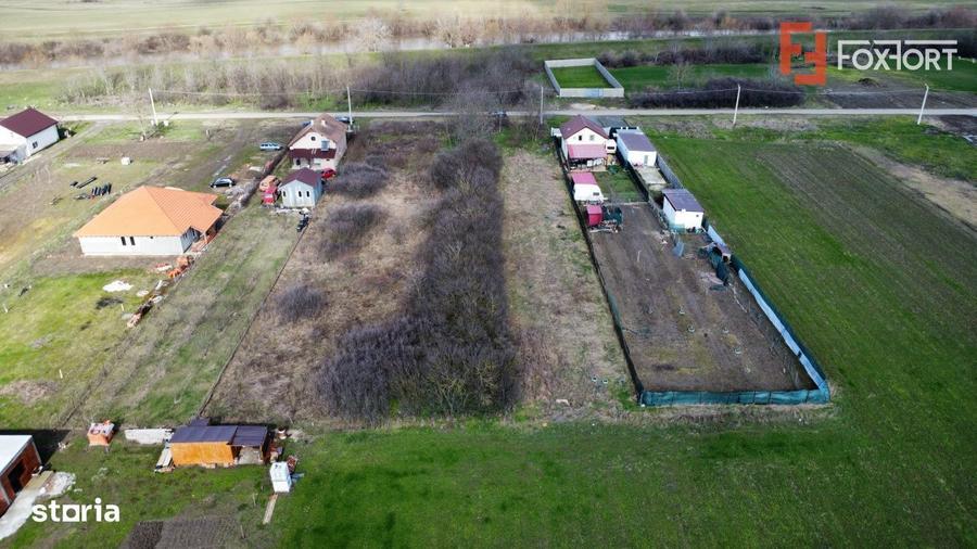 Teren intravilan de 1952 mp cu utilitati - zona Parta - 3