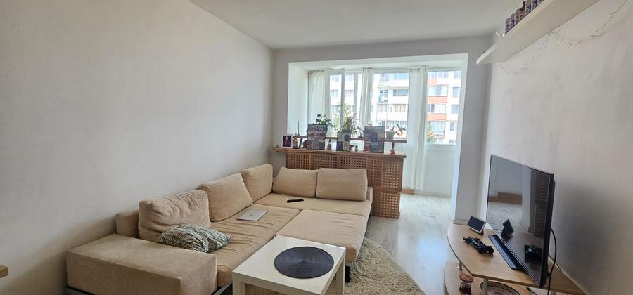Inchiriez apartament cu 2 camere,decomandat, situat pe B-dul Mihai Viteazu - 1