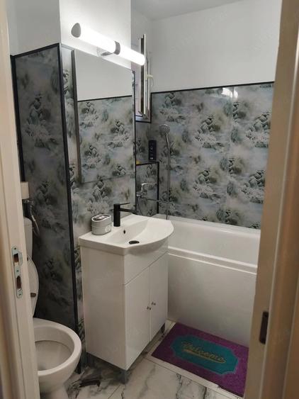 Apartament cu 2 camere decomandat în Eroii Revoluției