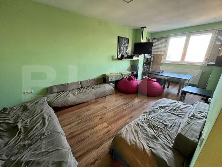Apartament cu 3 camere decomandat, mobilat în Torontalului