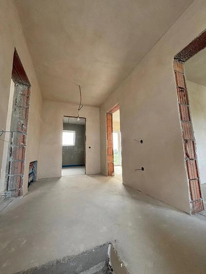 Casă cu 4 camere cu Teren 350 Mp în Exterior Vest