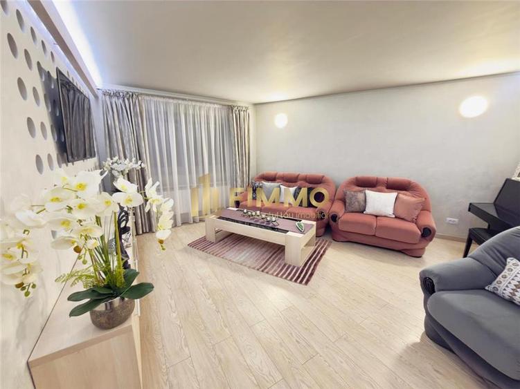 Apartament cu 5 camere semidecomandat în George Enescu