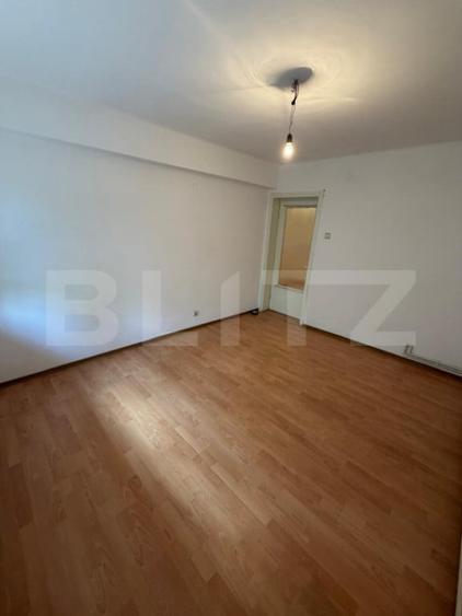 Apartament cu 2 camere decomandat în Calea București