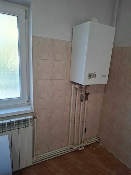 Inchiriez ap 2 camere Galati la turnul de televiziune etaj1 pret 1300 tel.0746500948 - 4