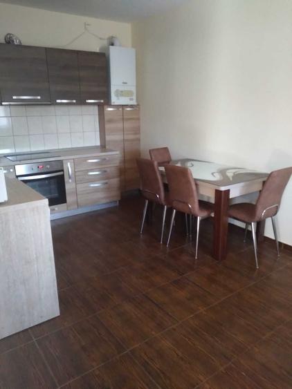 Apartament cu 2 camere decomandat în Pârneava