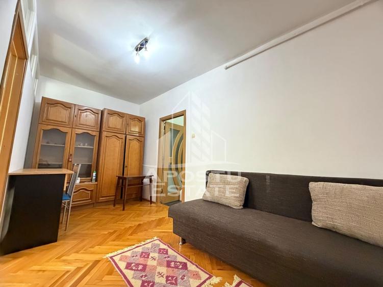 Apartament cu 2 camere semidecomandat în Complex Studențesc