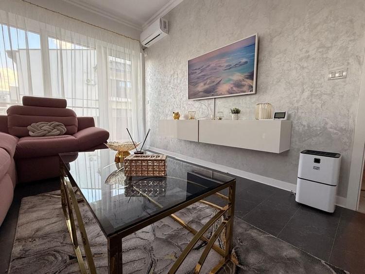 Apartament cu 2 camere decomandat în Giroc