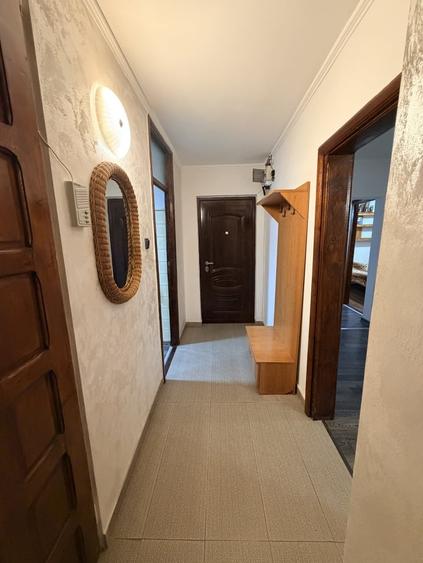 Apartament cu 4 camere decomandat, mobilat în 1 Mai