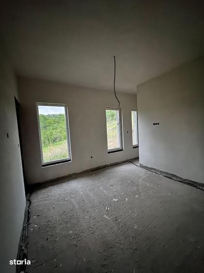 Casă cu 4 camere cu Teren 2997 Mp în Baciu