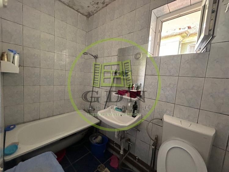 Casă individuală cu 10 camere cu Canalizare în Brazda lui Novac