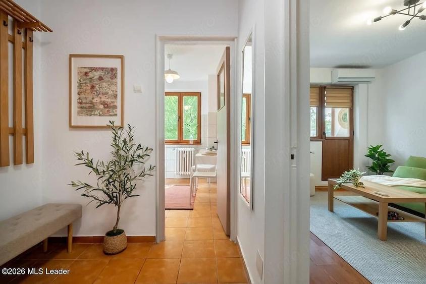 Apartament cu 4 camere semidecomandat în Drumul Taberei