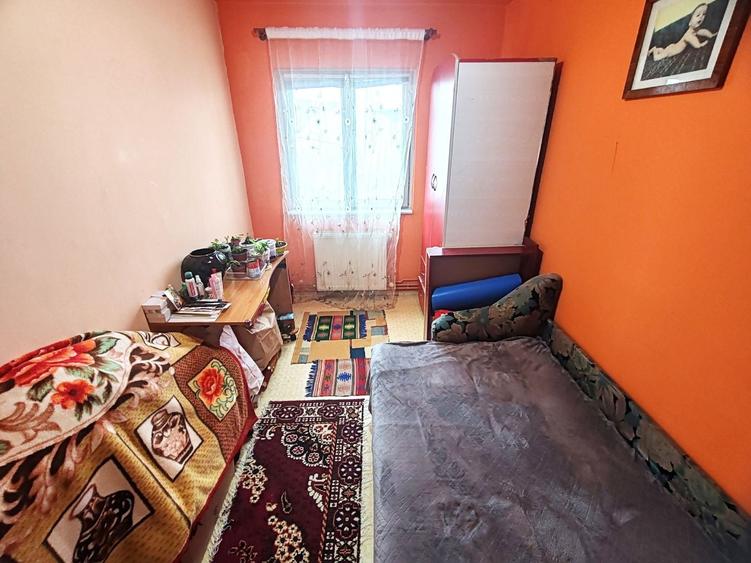 Apartament cu 3 camere decomandat, mobilat în Central