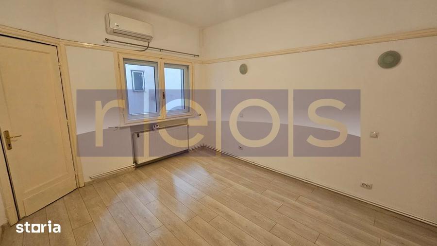 Casă cu 5 camere cu Teren 186 Mp în Victoriei