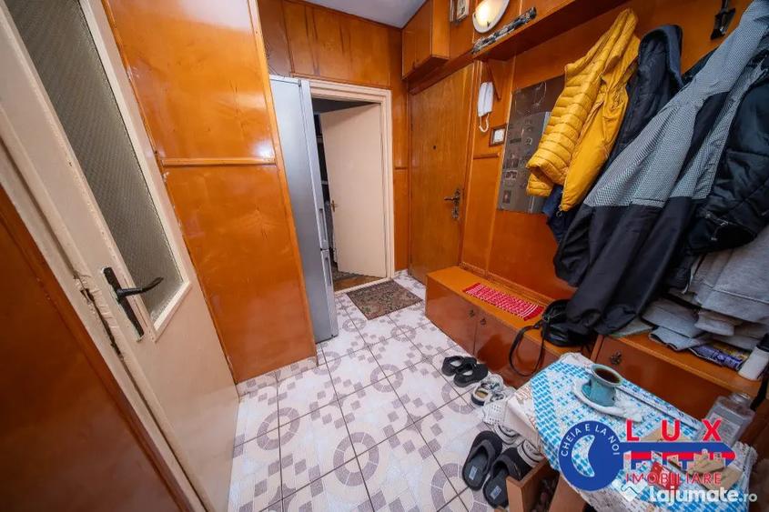 Apartament cu 3 camere semidecomandat în Ultracentral