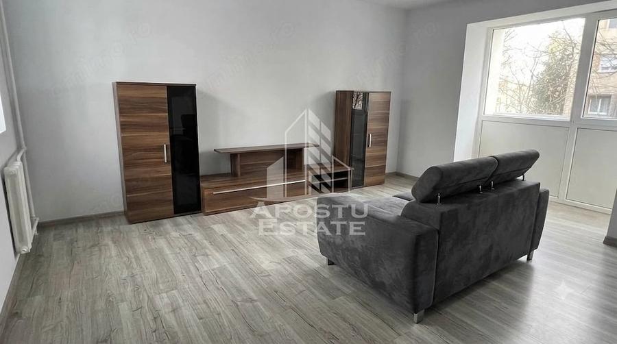 Apartament cu 3 camere semidecomandat în Dacia