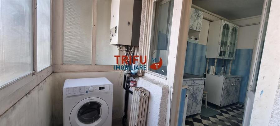 Apartament 3 camere de vanzare in Centru etaj 2 - 3