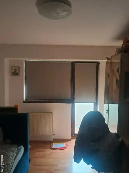 Scoala 10 , Vand apartament 4 camere - 6