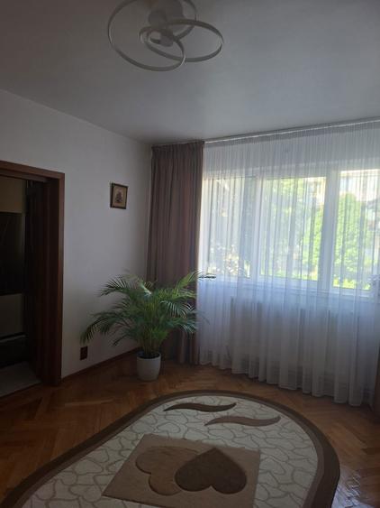 Apartament 3 camere , et 1 , aleea teilor , se vinde cu tot ce este in el , 0763607058 - 4