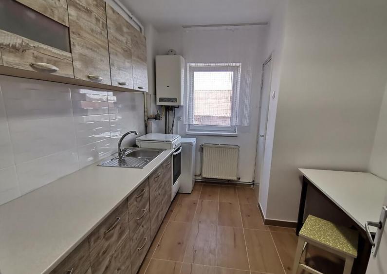 INCHIRIEZ apartament 2 camere decomandat,renovat,zona Mihai Viteazul - 5