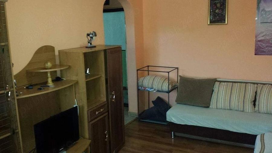 Garsonieră decomandată în Confecții