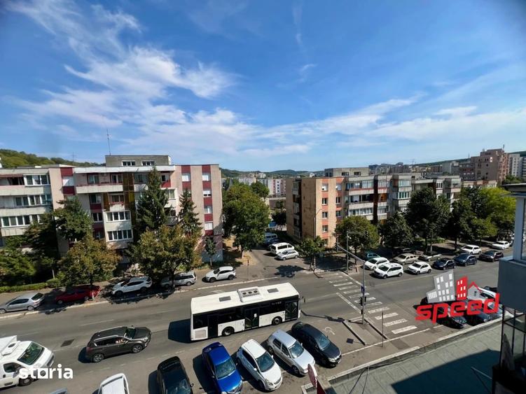 Apartament cu 3 camere în Tudor Vladimirescu