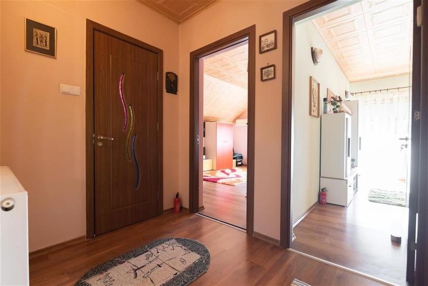 Casa P+M cu 4 camere+living+loc de luat masa in Santion - 33