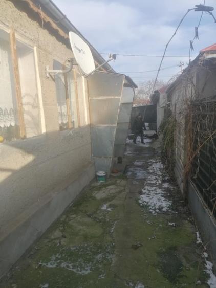 Vand casa in ramnicu sarat strada oborului nr 10  - 1