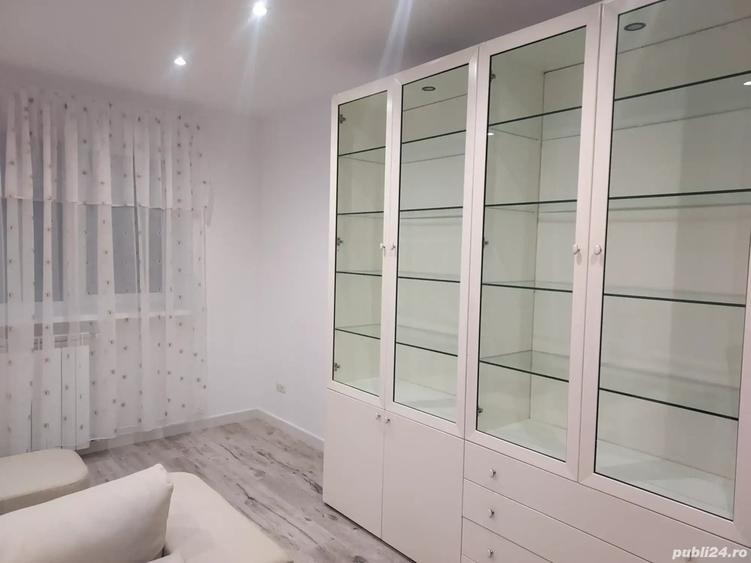 Inchiriez apartament 3 camere, decomandat, etaj 2, Precista - 2