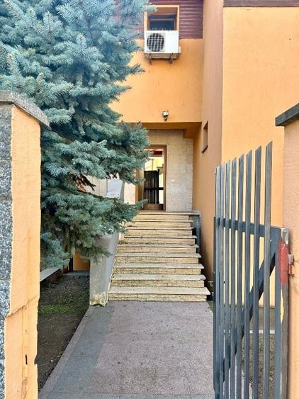 Casă individuală cu 5 camere cu Teren 730 Mp în Aradului