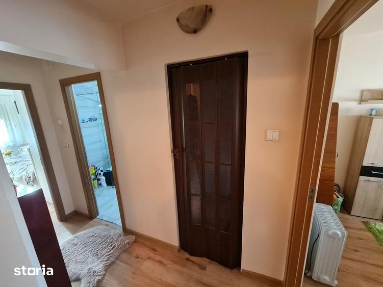 Vand apartament 5 camere Micalaca Str Abrud,2b.Decomandat,Spatios100mp - 3