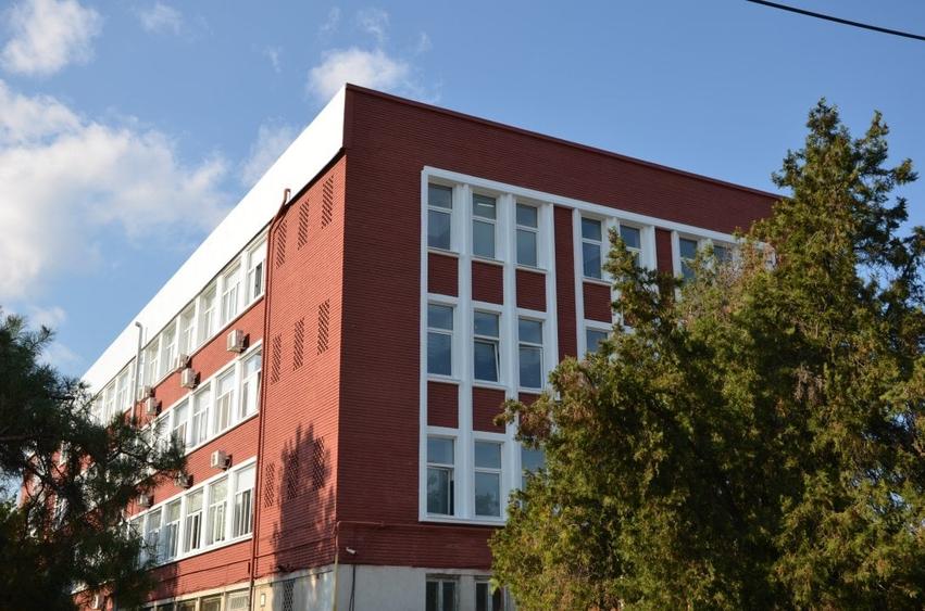 Cladire de birouri la 50 de metri de metrou, langa hala Laminor! - 2