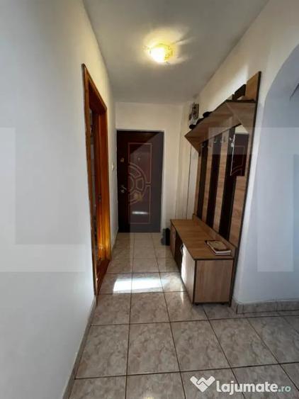 Apartament cu 3 camere decomandat, mobilat în Central