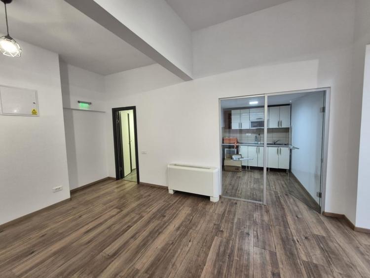 SPATIU DE BIROUR DE INCHIRIAT DOROBANTI-ASE - 3