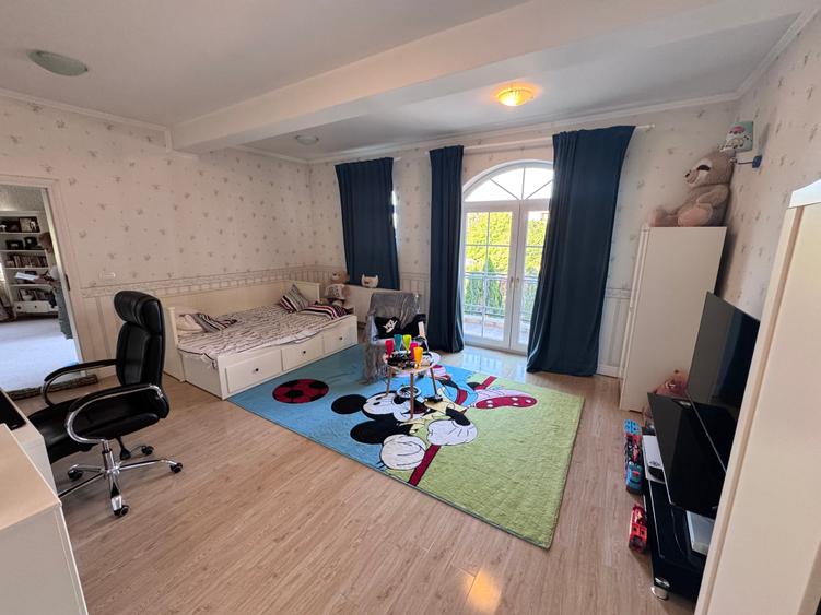 Casa deosebita sector 4 P+1+M. 6 cam.Util 418mp. Teren 1638mp - 34