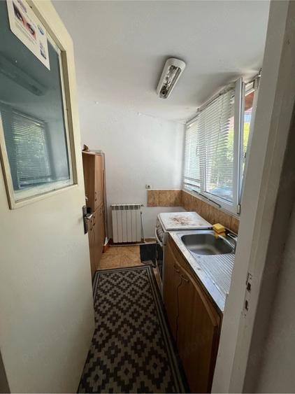 ofer spre inchiriere apartament 2 camere.,zona Bulevardul Revolutiei, etaj 1 - 3
