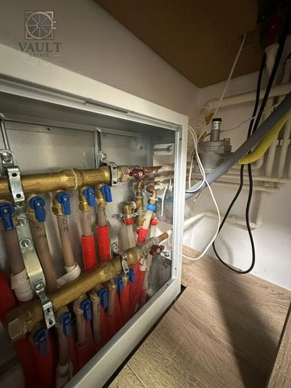 APARTAMENT 3 CAMERE-13 SEPTEMBRIE-CENTRALA-2 BAI-BLOC REABILITAT-HOL H - 28