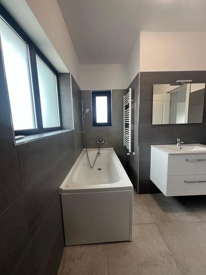 Apartament 3 camere | Bloc Nou Zonă Centrală | Bulevardul Independenței - 9